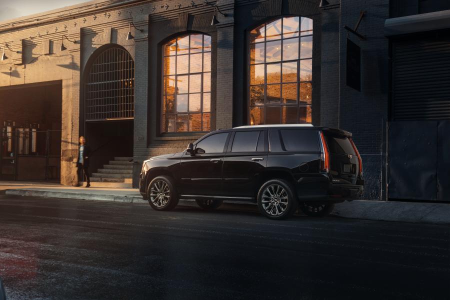  Cadillac Escalade Sport Edition (GMTK2XL) 2019 года  (фото 3 из 3)